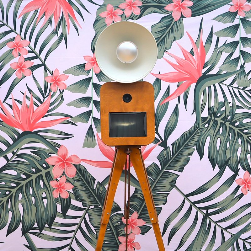 tropical photobooth.jpeg